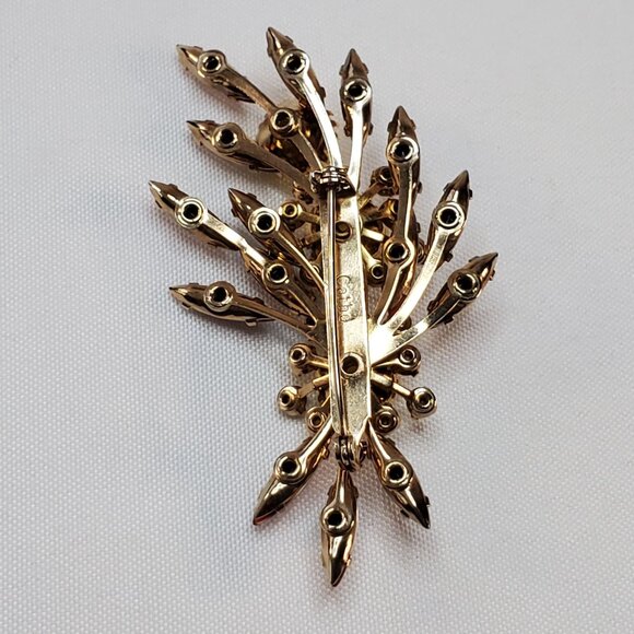 Vintage CATHE Brooch Riveted Dark Coral rhinestones Faux Pearls Leaf & Flowers - Picture 12 of 12
